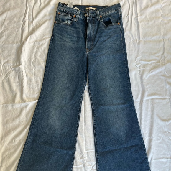 Levi Ribcage Bell Bottom Jeans - Picture 2 of 5
